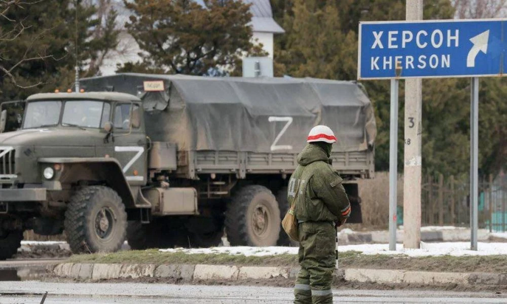 Ουκρανία: Ένας νεκρός και έξι τραυματίες από τον βομβαρδισμό στη Χερσώνα